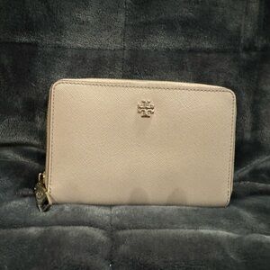 Tory burch wallet